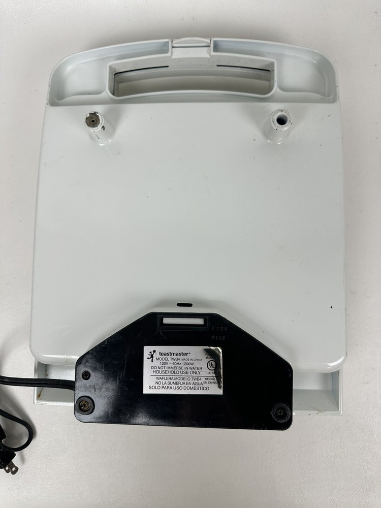 Toastmaster Belgian Waffle Maker TWB4