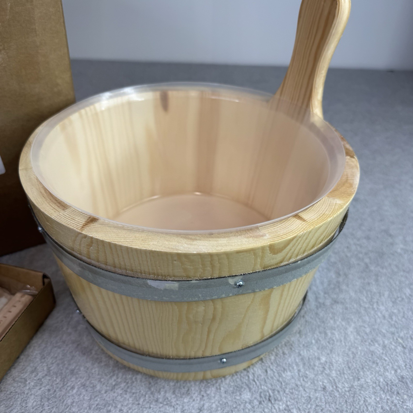 Wooden Sauna Bucket w Ladle And Sand Timer 1.3 Gal Pine Spa Steam Room Set