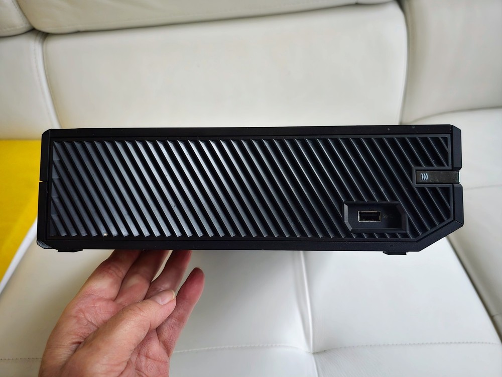 Xbox One 500 Console Model 1540 + Controller + Headset