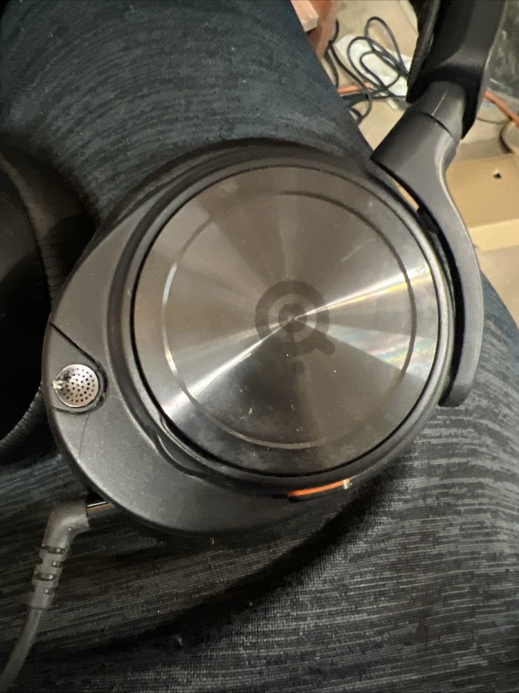 SteelSeries Wireless Headset - NO Base Station ONLY ONE SIDE WORKS