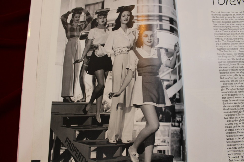 GREAT MOVIE ACTRESSES , REFERENCE BOOK, COFFEE TABLE BOOK, TRIVIA BOOK