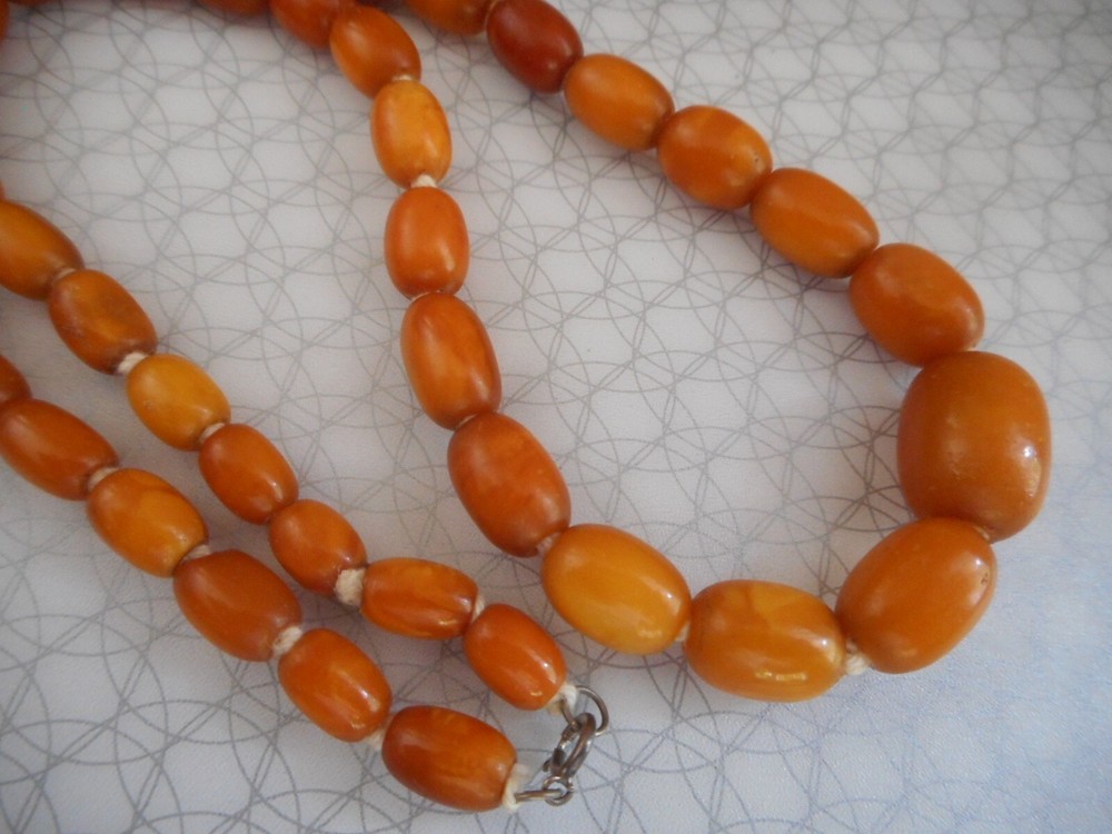 Antique butterscotch amber necklace 14g