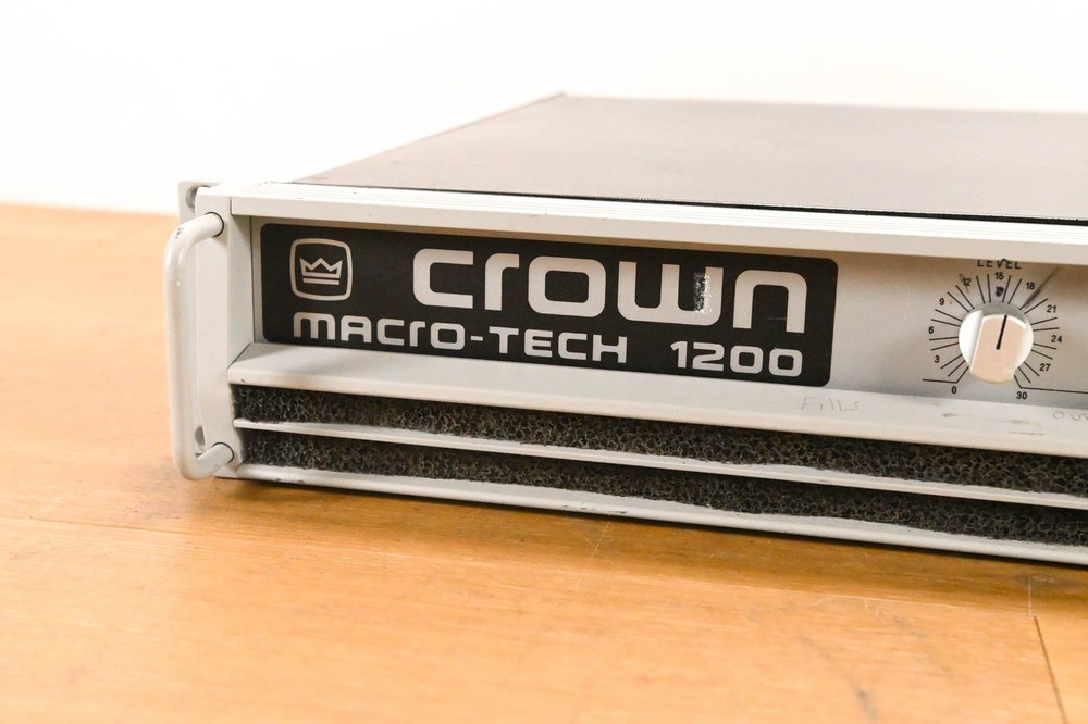 Crown Macro-Tech 1200 2-Channel Power Amplifier CG01YVR