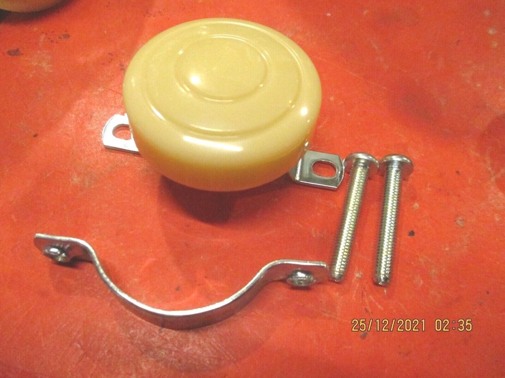 HORN BUTTON--LARGE IVORY BUTTON--Universal Steering--Column Mount-