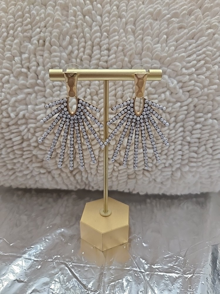 st armands lightgray earrings