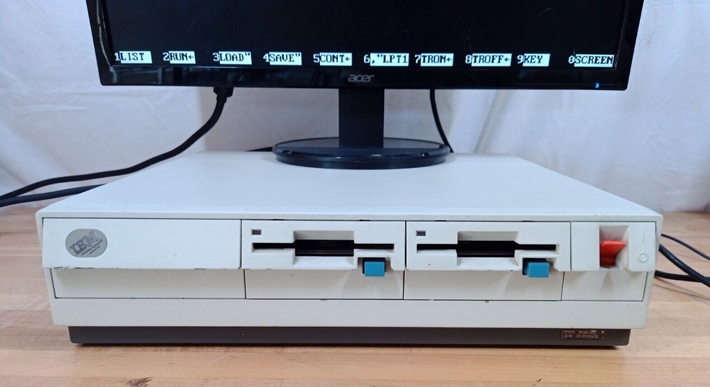 Vintage IBM Personal System/2 Model 30 Desktop Computer 8530-002 Basic 1.1