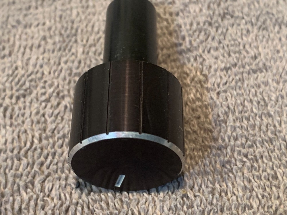 Heathkit AA-2010 Stereo Amplifier - Knob