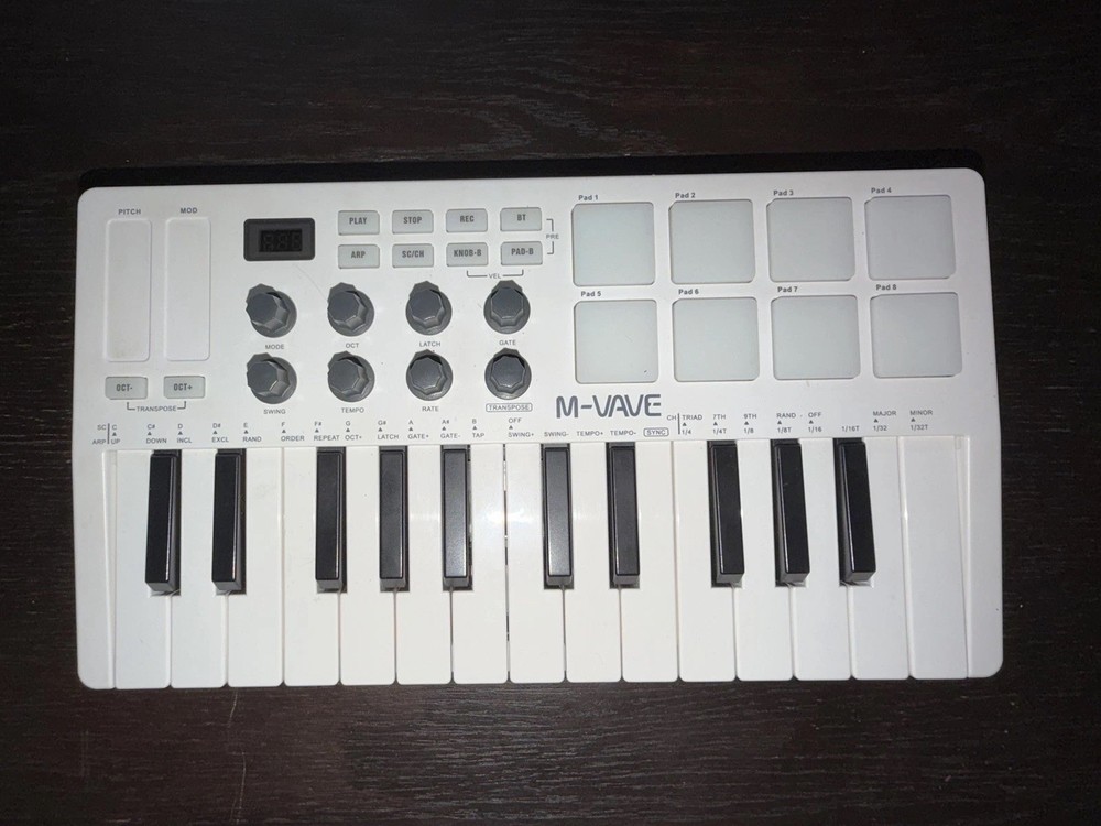 M-VAVE MIDI 25-Key USB MIDI Keyboard Controller With 8 Backlit Drum Pads 8 Knobs