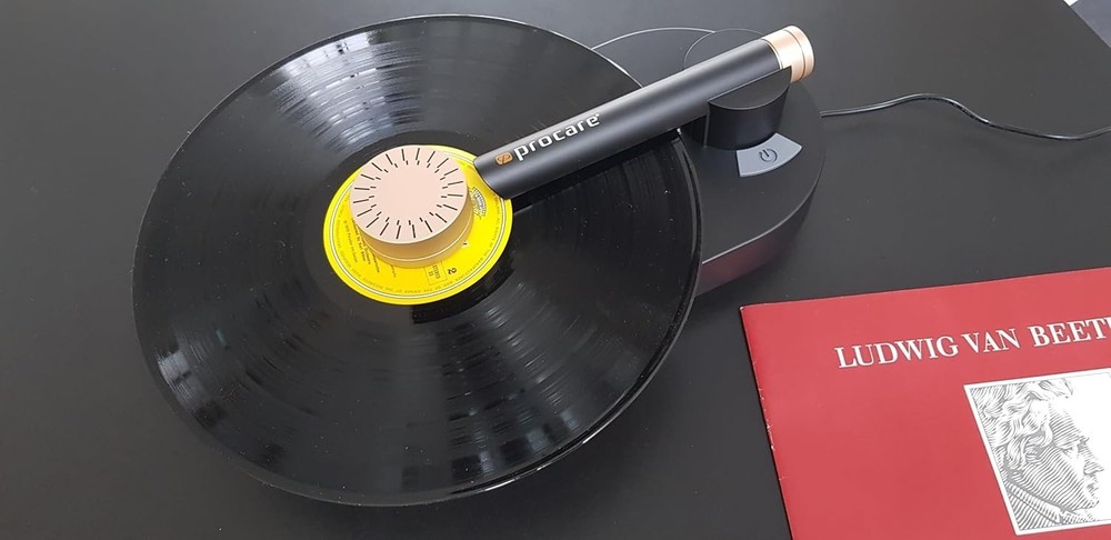 Ultimate Vinyl Record Cleaning Solution: Machine, Brushes & Dust Blower Included