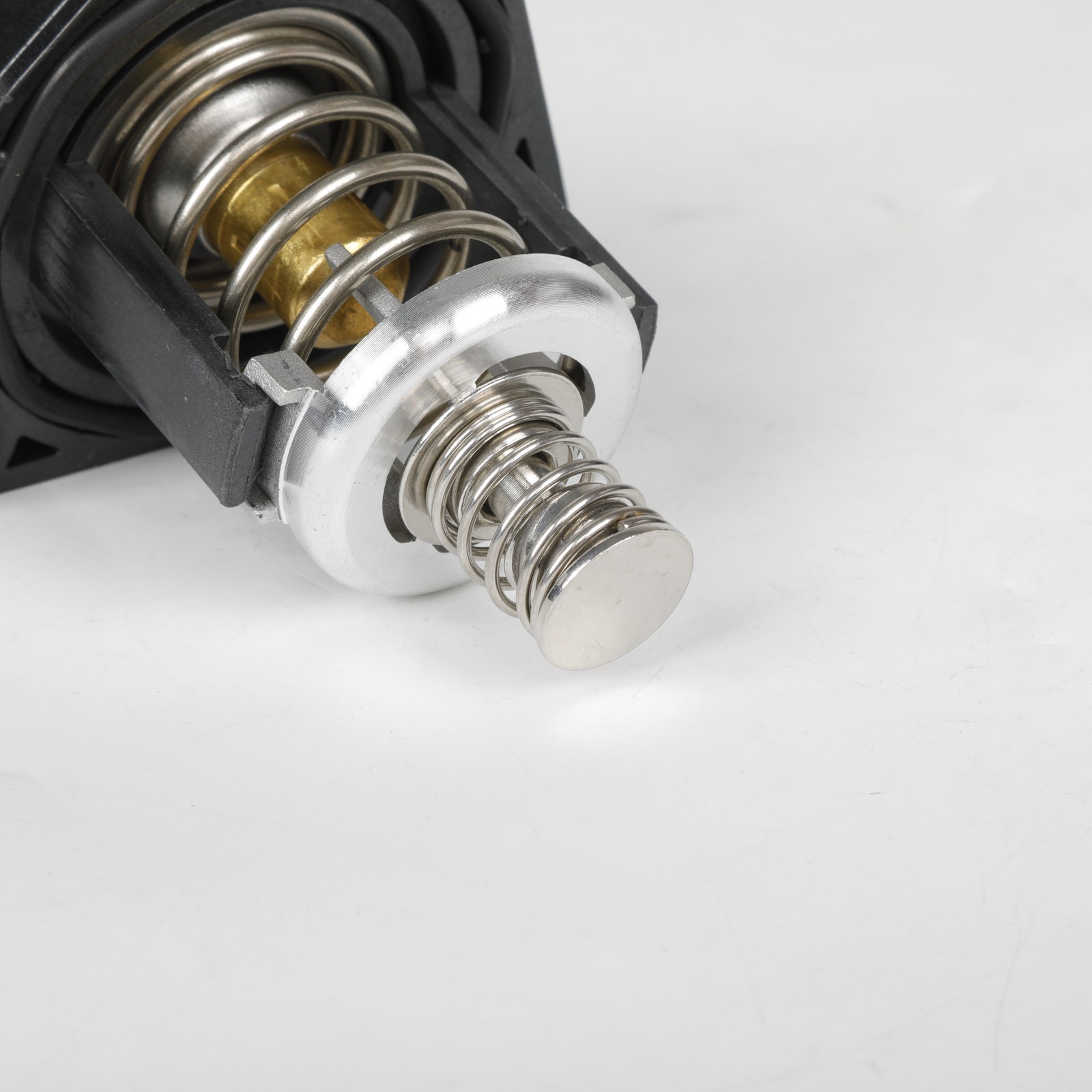 Thermostat Housing Assembly for 14-20 Chevy Silverado GMC Sierra 1500 Escalade