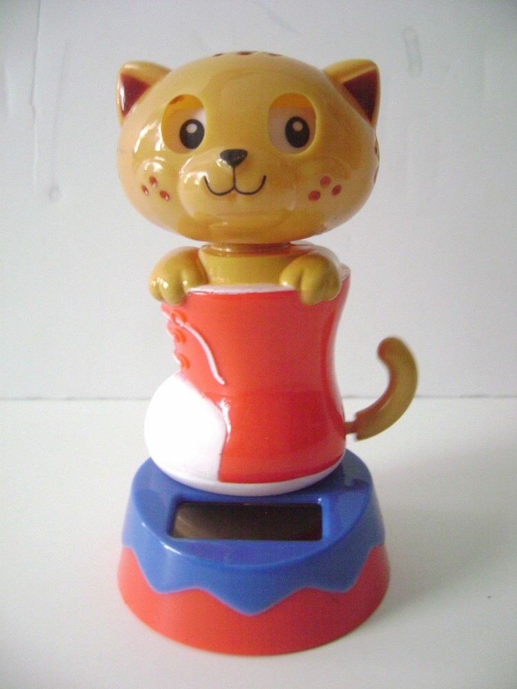 Solar Dancing Red Ginger Tabby Cat ~ NIP