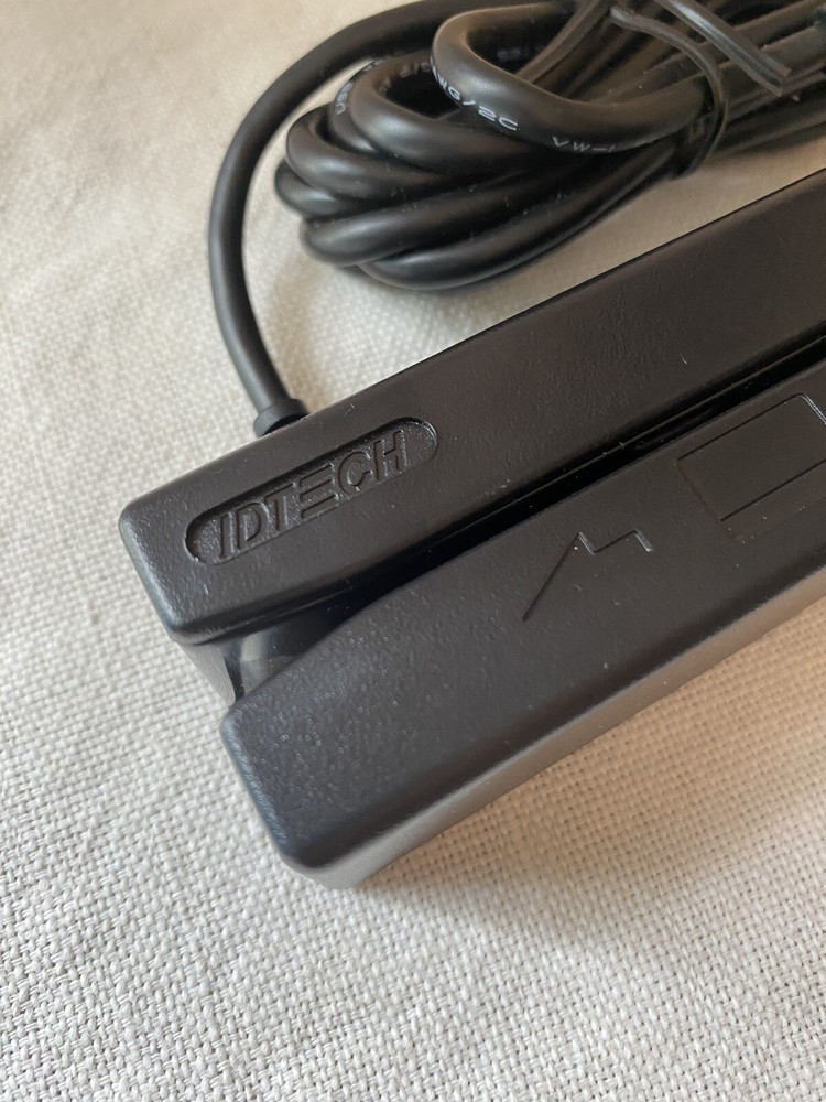 IDTECH USB Credit Card Reader - Model: IDRE-334133B-1M