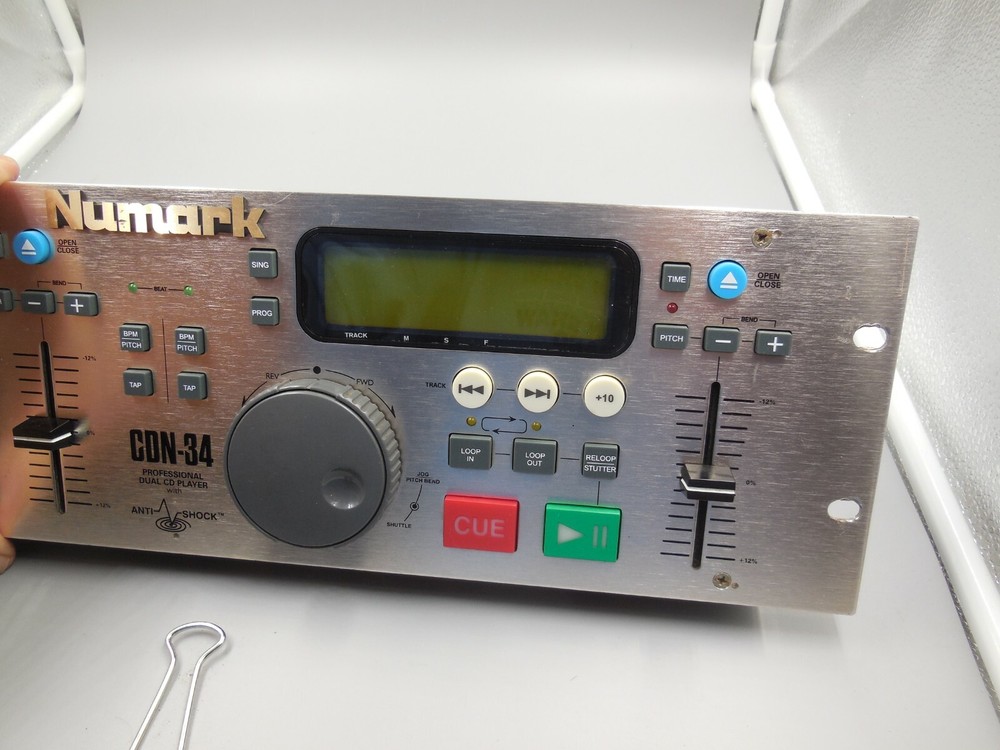 NUMARK CDN-34 PROFESSIONAL DJ DUAL CD CONTROLLER WITH ANTI-SHOCK BUFFER MEMORY