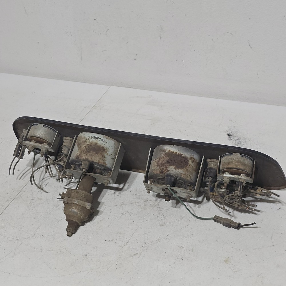 International 1700 LOADSTAR Speedometer Instrument Cluster - COMPLETE NICE!