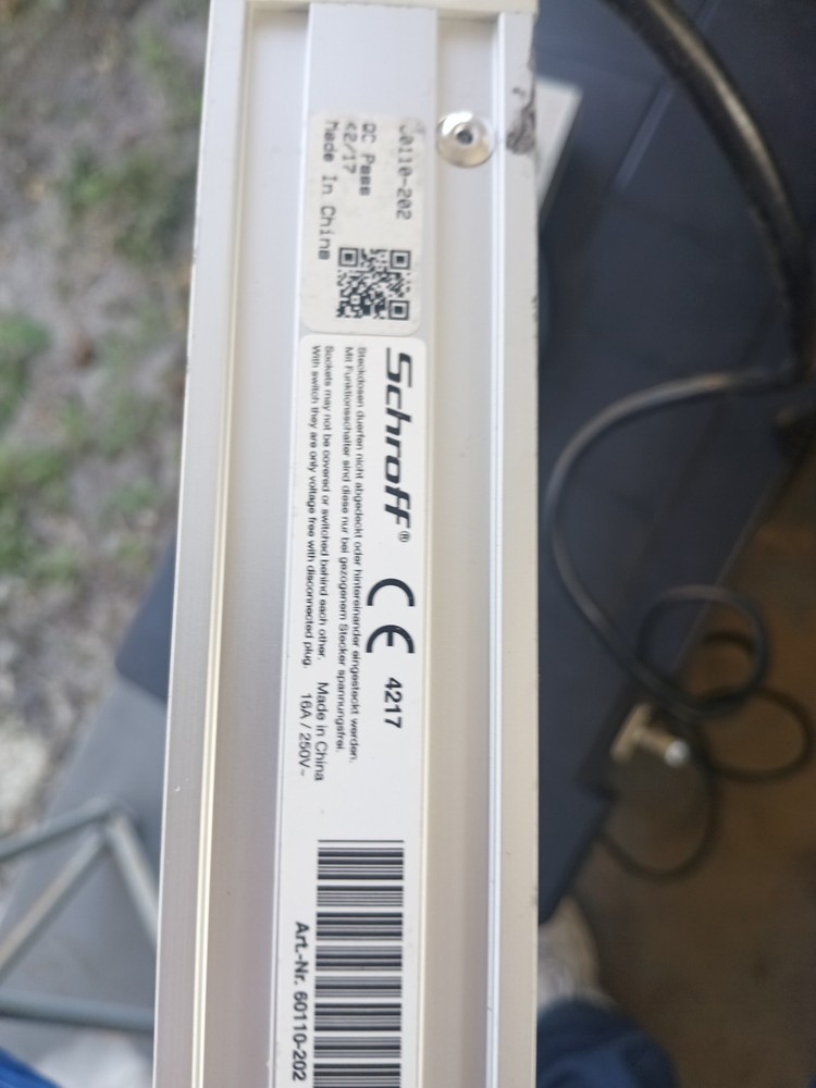 QTY 2 SCHROFF 8 SOCKET POWER STRIP 60110-202