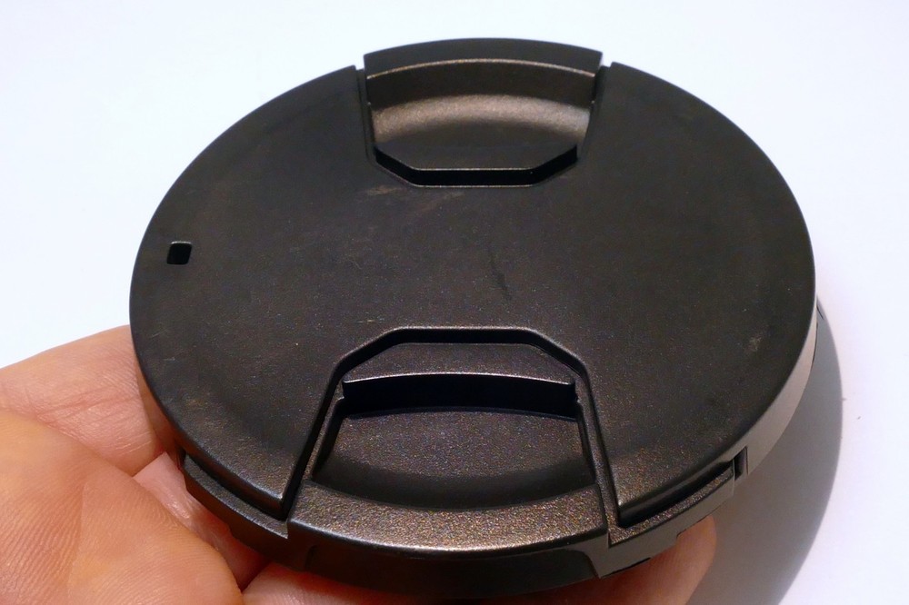 82mm Front Lens cap snap on type black