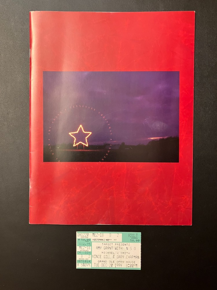 AMY GRANT 1994 CHRISTMAS CONCERT PROGRAM BOOK (Vince Gill & Gary Chapman) -RARE!