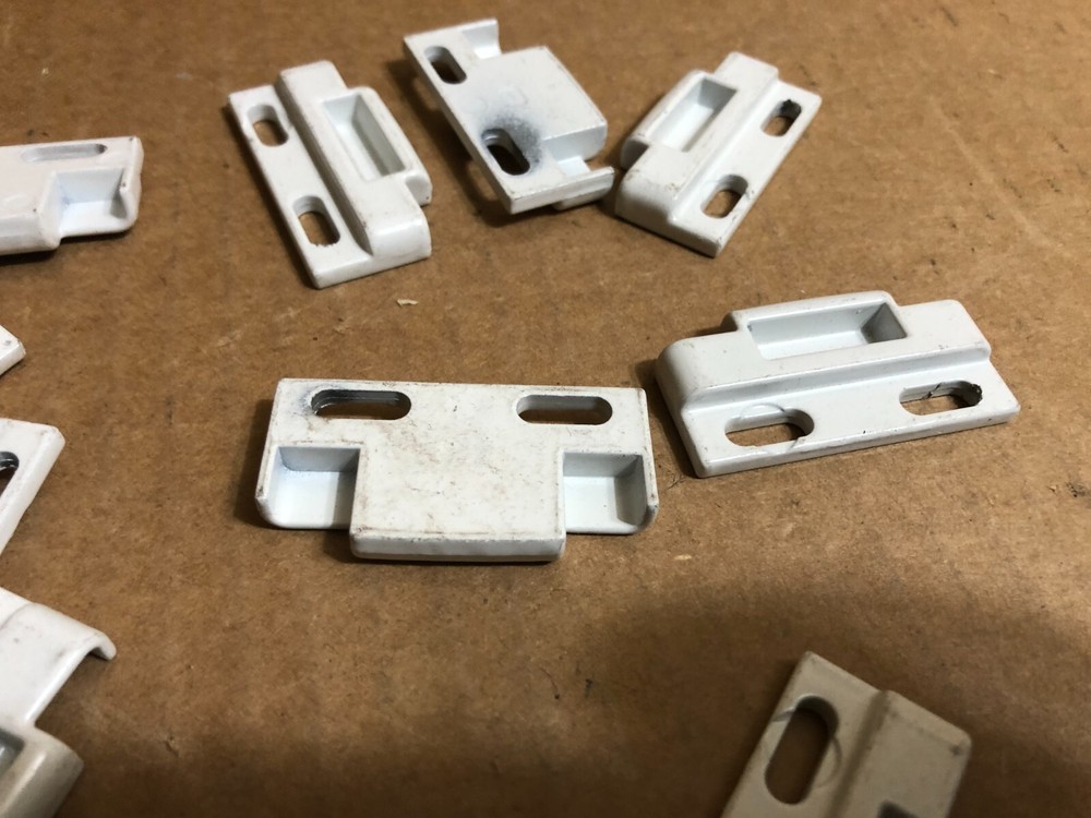 175x C10000FMK Surface Fixed Striker Single Hung Horizontal Slider Window lock