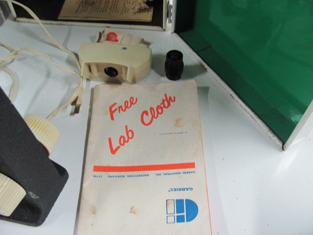 Vintage Porter Microcraft Student Research Series Microscope in Case