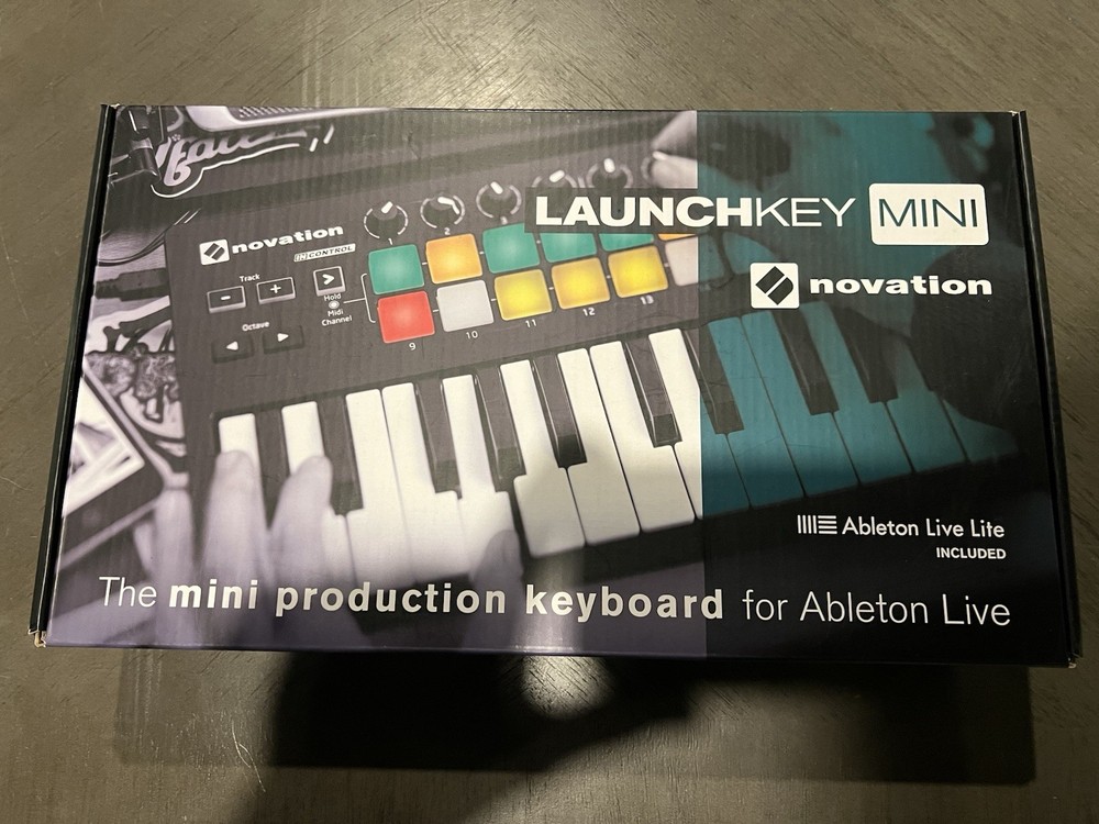 Novation Launchkey Mini Mk3 25 Mini-key Midi Keyboard Controller