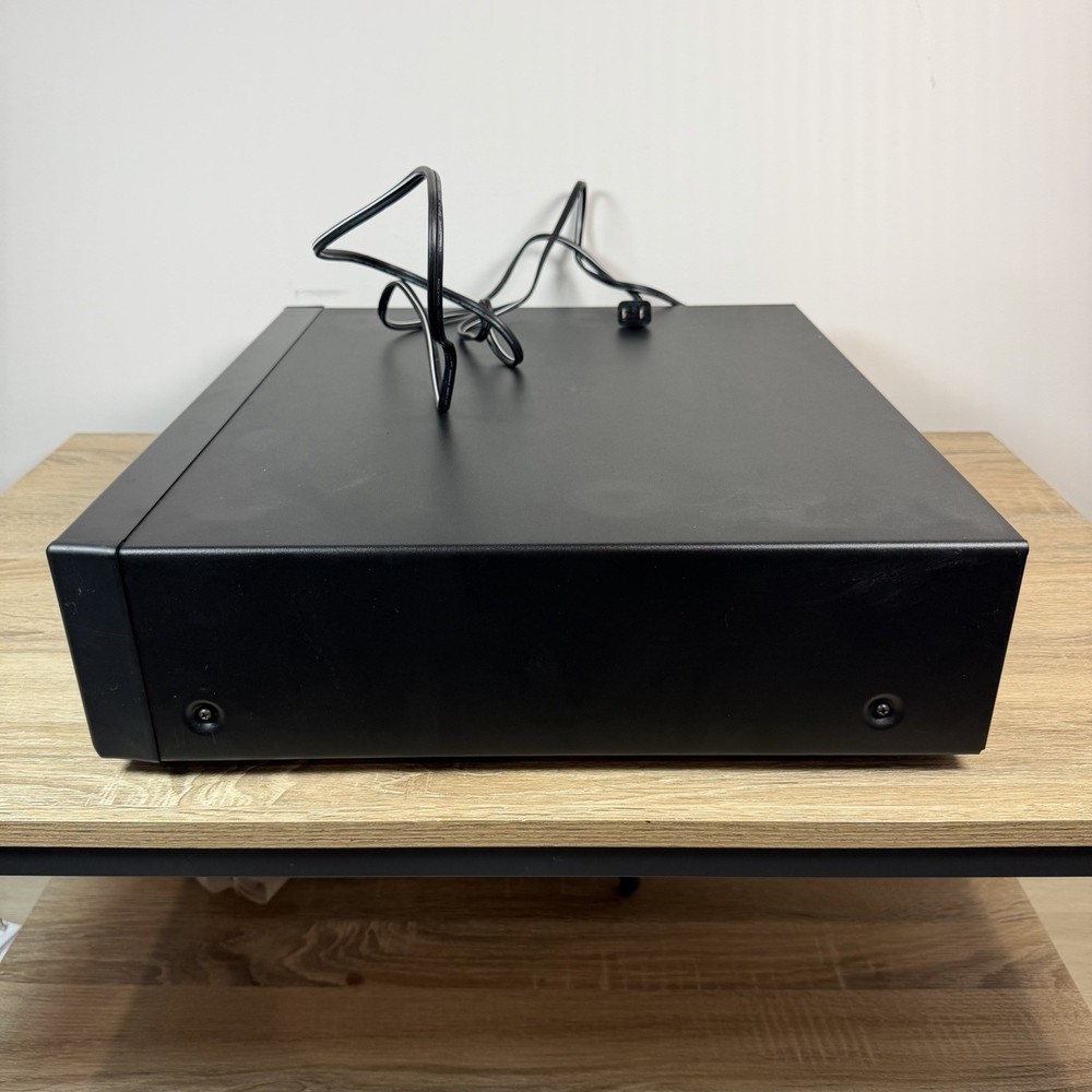 Onkyo 6 Disc Compact Disc Player Model DX-C206 MOSTLY WORKING PLEASE READ INFO