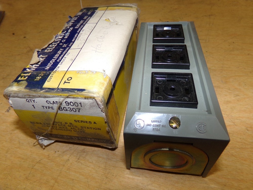 Square BG307 Universal Pushbutton 600V *Free Shipping*