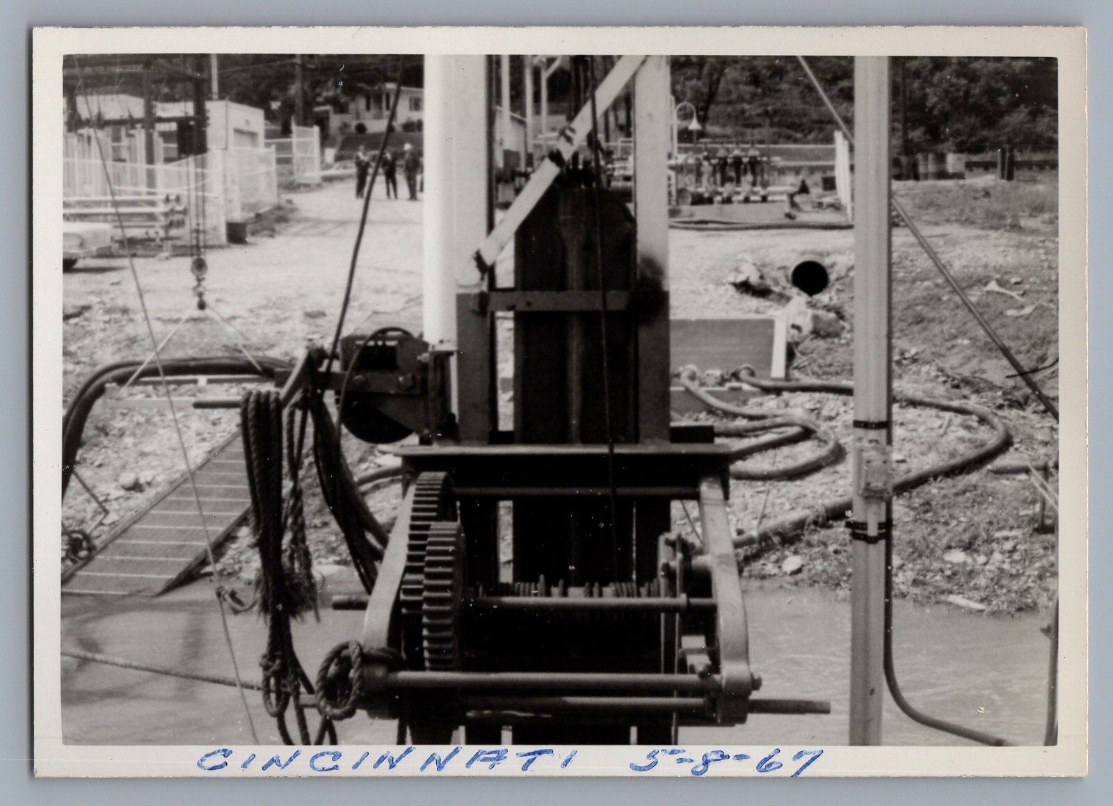 1967 Gulf Oil & Gas Vintage 4.25 x 3" Photo Pipeline Cincinnati, Ohio   9423