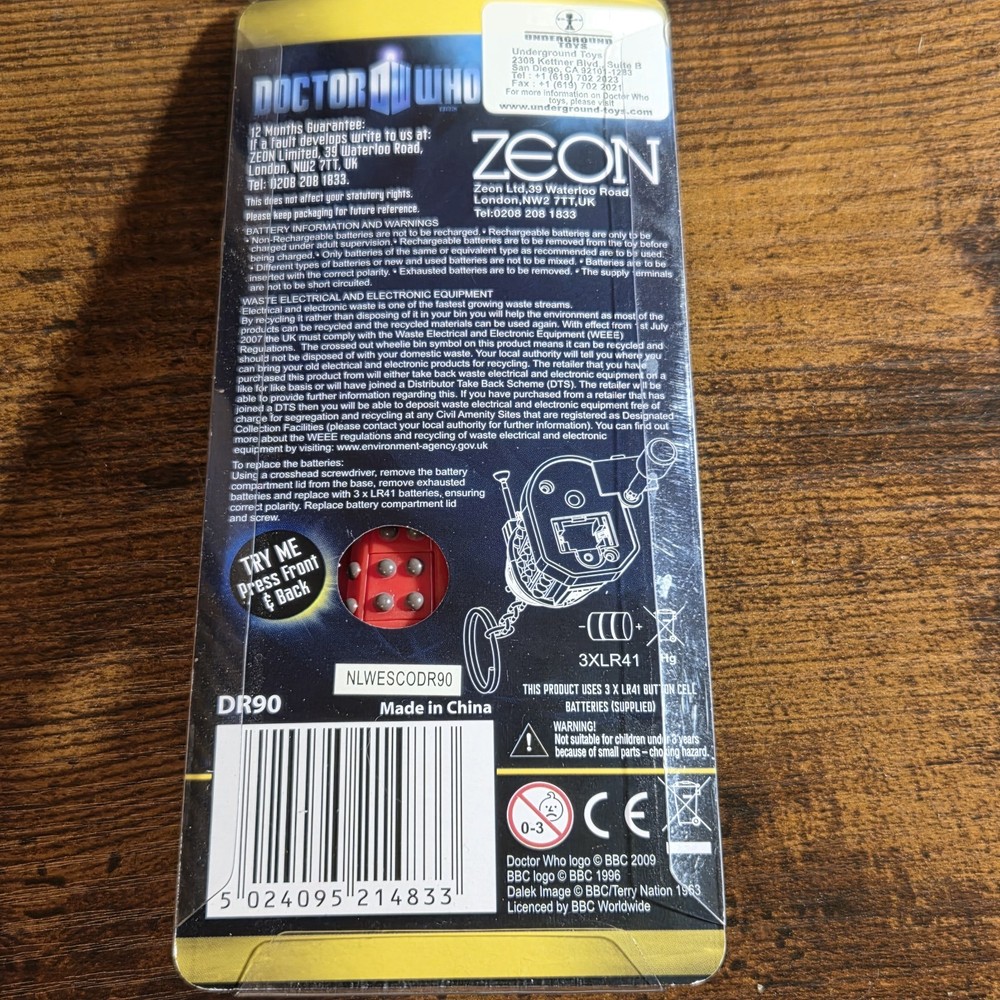 Doctor Who Dalek Keychain Torch Flashlight In Package