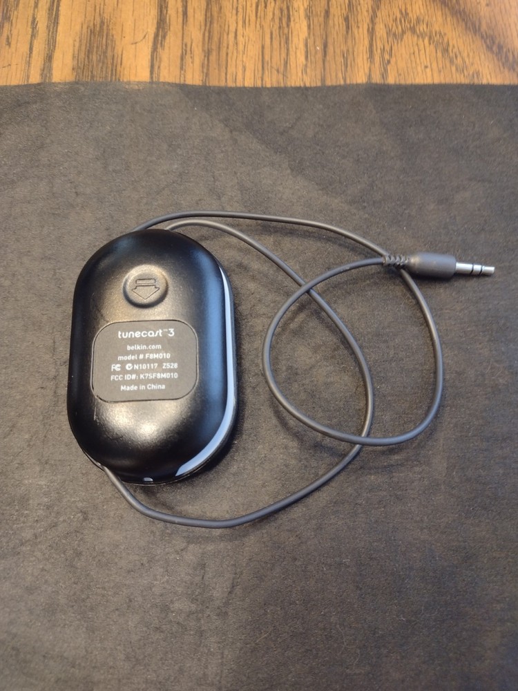 Belkin Tunecast 3 F8M010 Gray 88.1-107.9MHz Digital MP3 Player FM Transmitter 🎶