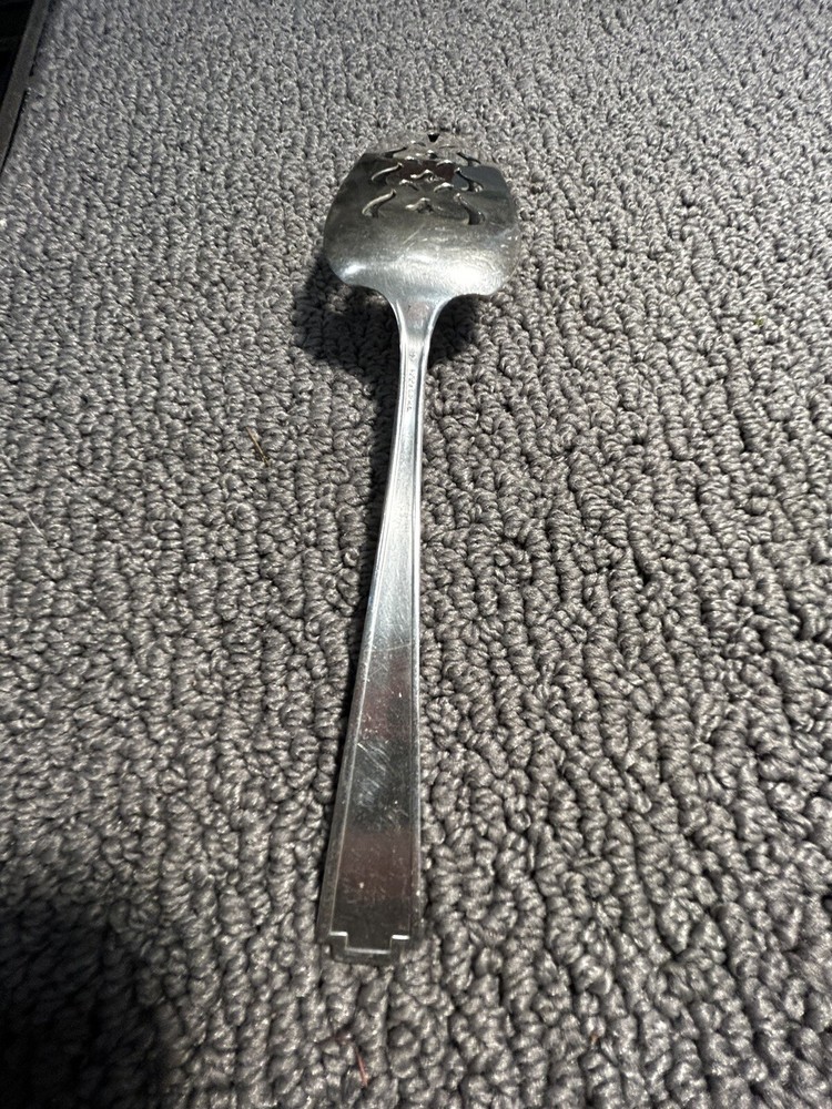 National Silver Co Silverplate Solid Pierced Pie Server Seventeen