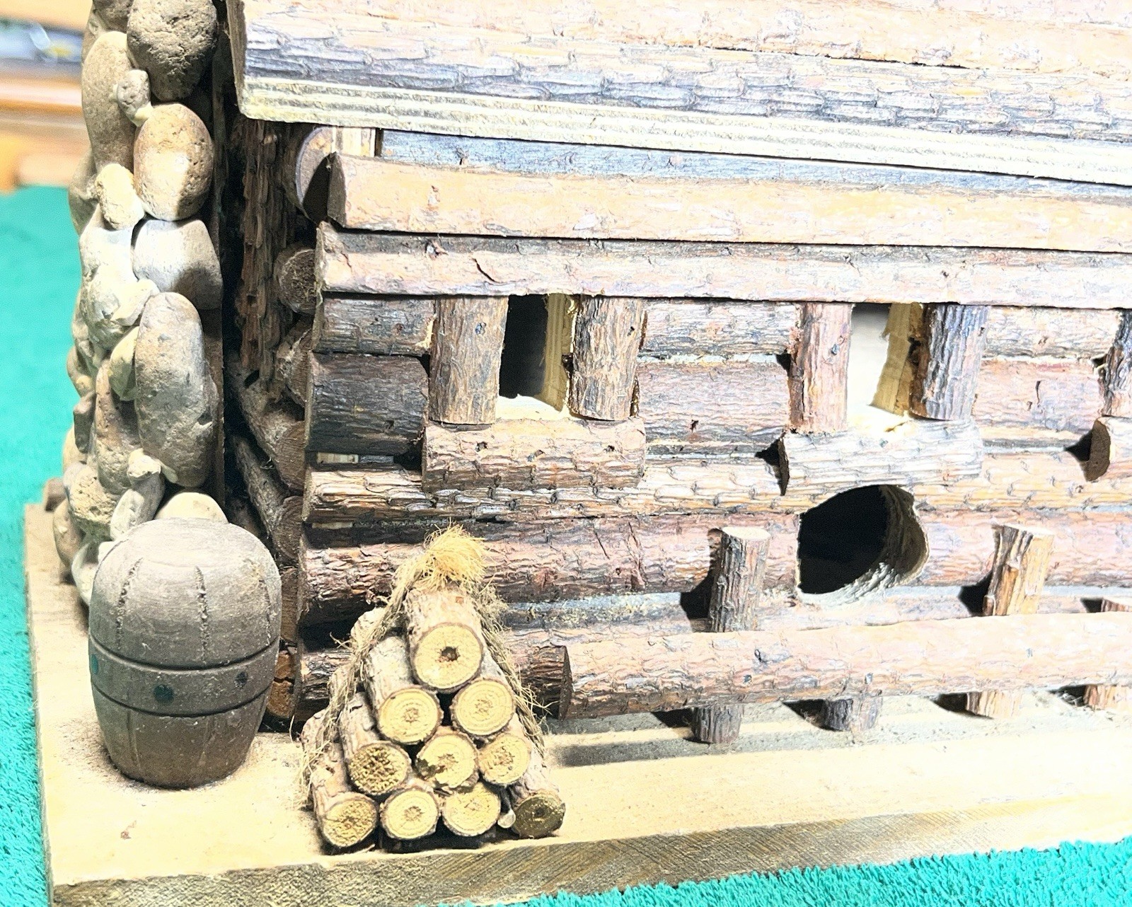 Vintage Log Cabin Wooden Birdhouse TV Lamp - SHIPS FREE