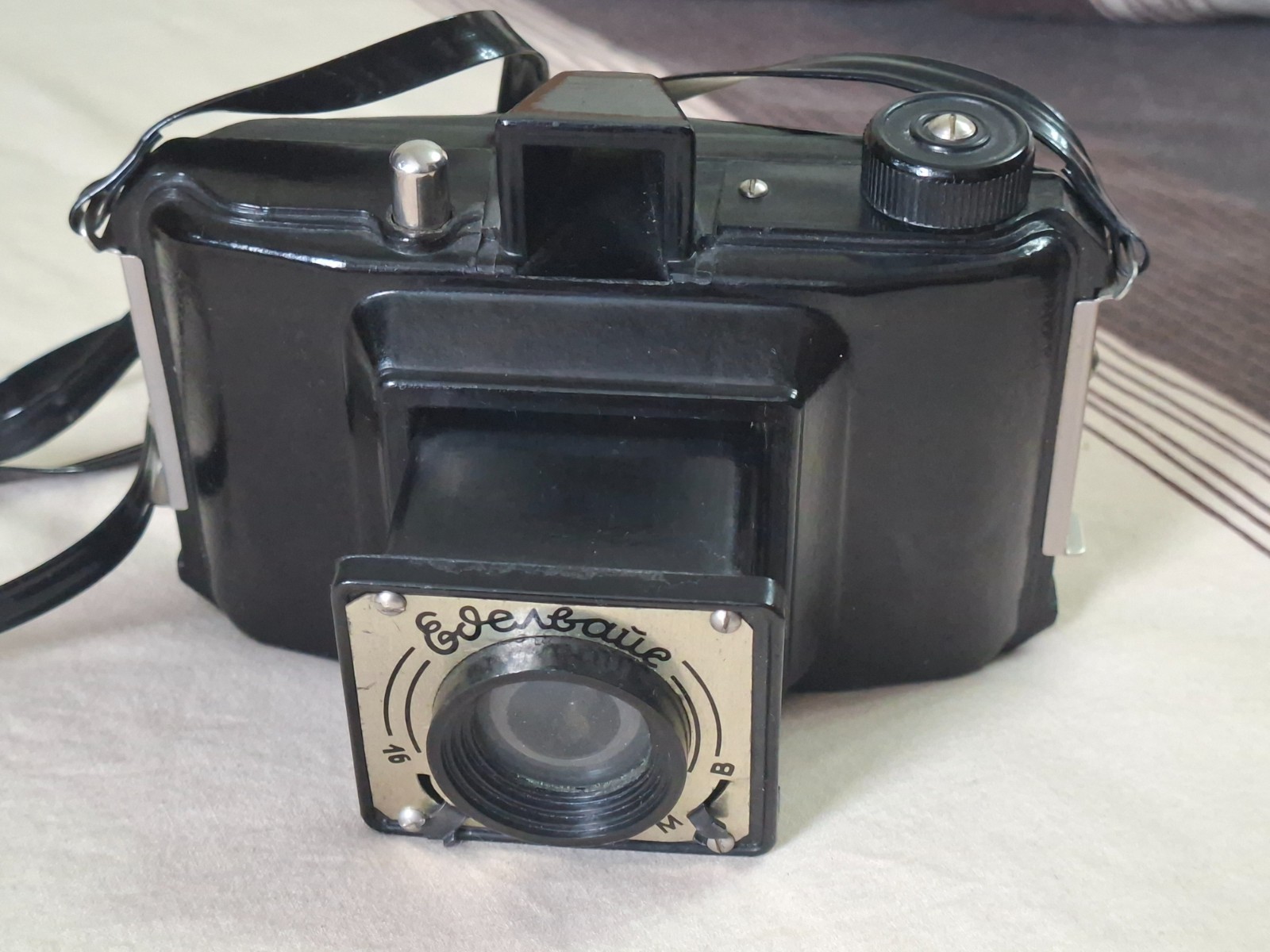 Edelweiss /Еделвайс/camera 1958 the first Bulgarian camera. Made of Bakelite.