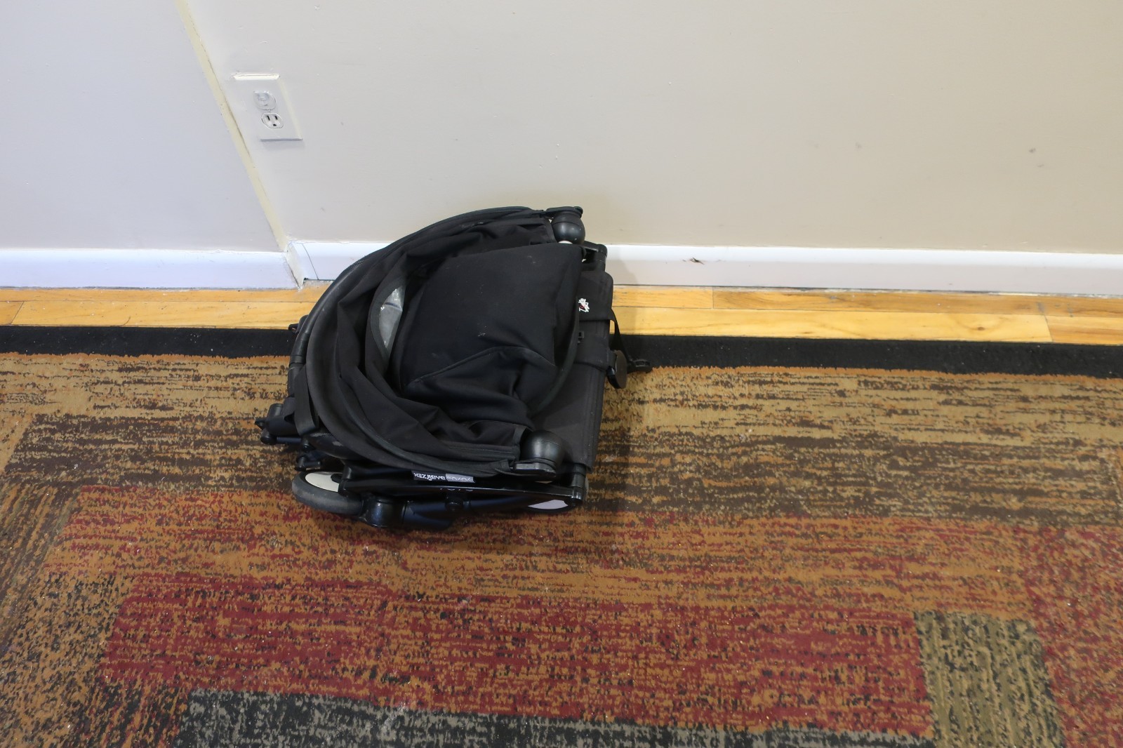 babyzen yoyo stroller used + rain cover, in good condition