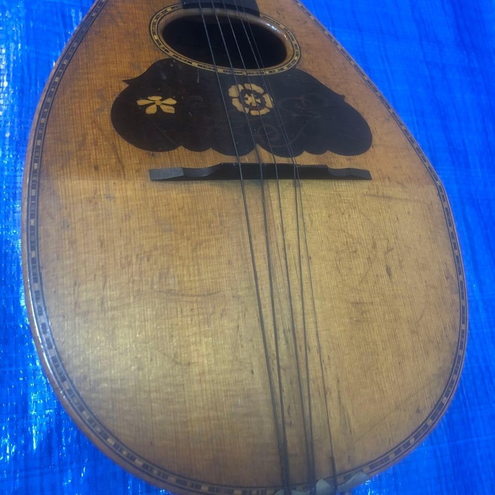 Wooden mandolin 8 string flower pattern