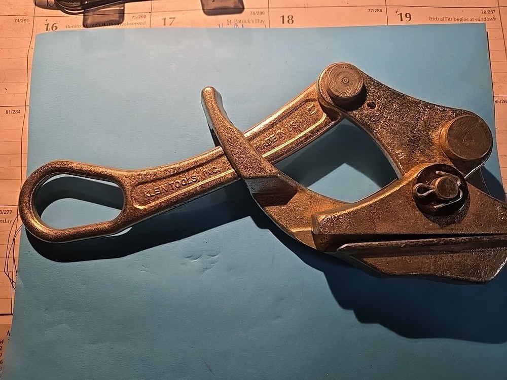 Klein Tools KT45005C Parallel Jaw Grip 4500 Series for Guy Strand, EHS