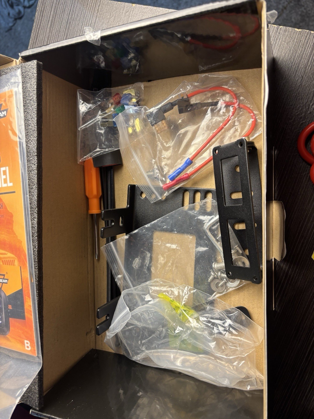 AUXBEAM 8 Gang Switch Panel On-Off LED Car Switch Panel Circuit Control 12V/24V