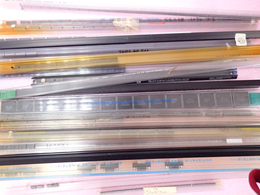 2.4 LBS ASSORTED INTEGRATED CIRCUITS / IC'S VARIOUS MANUFACTURERS