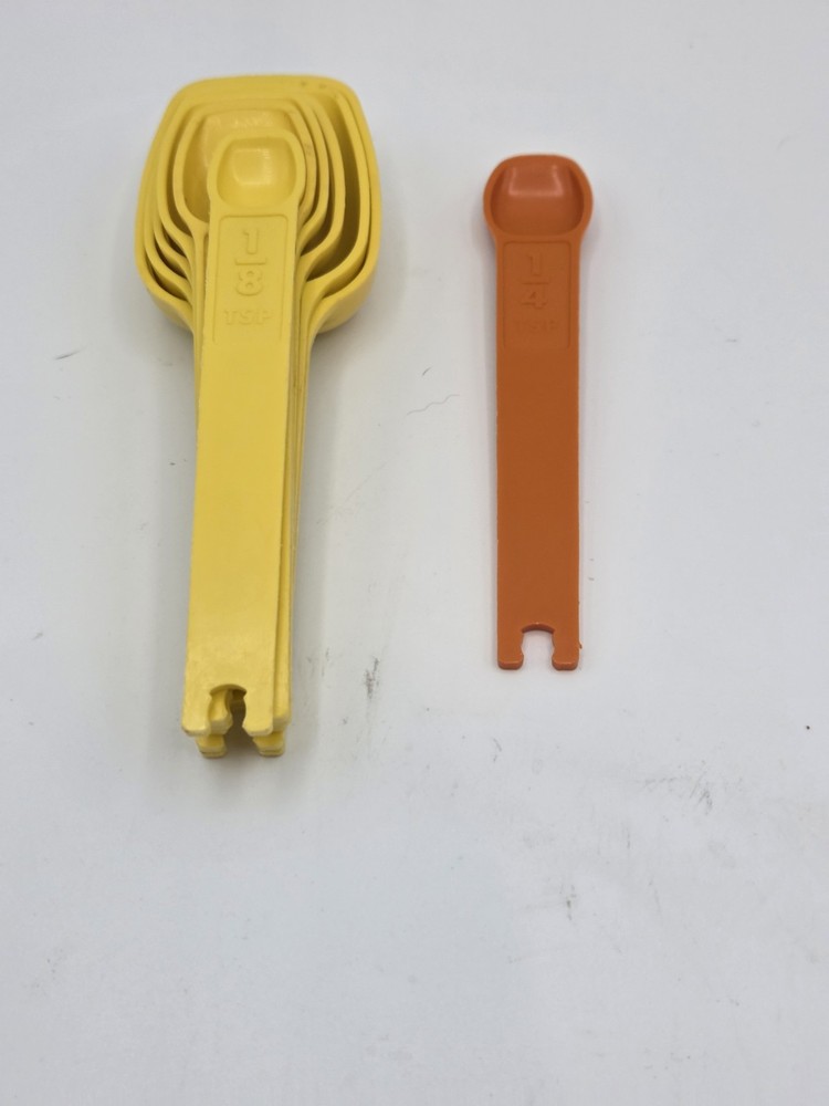 Vintage Tupperware Yellow Measuring Spoon Set