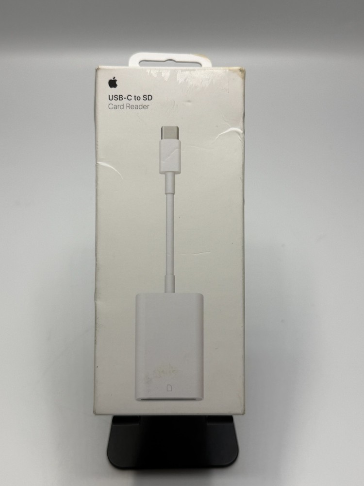 Apple USB-C to SD Card Reader Cable for iPad Pro (3rd Generation) - White