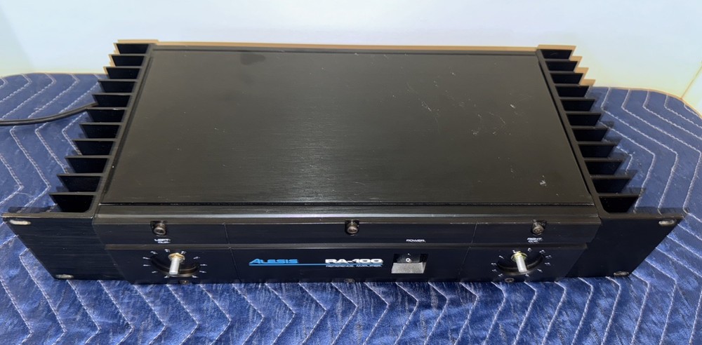 Alesis RA-100 Reference Amplifier