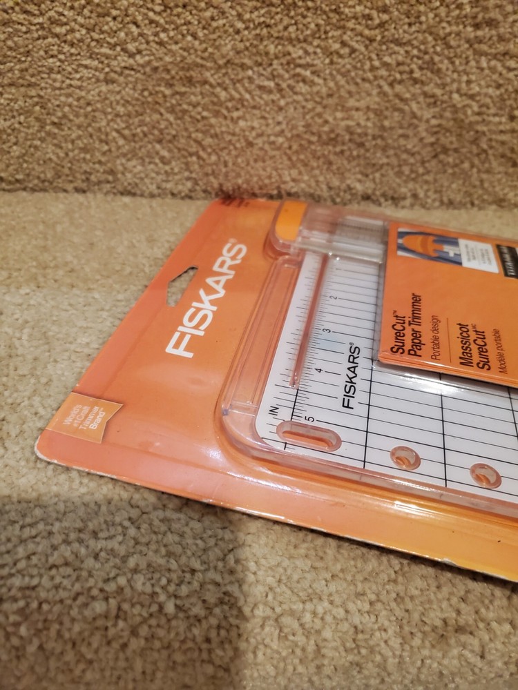 Fiskars SureCut Paper Trimmer 9"
