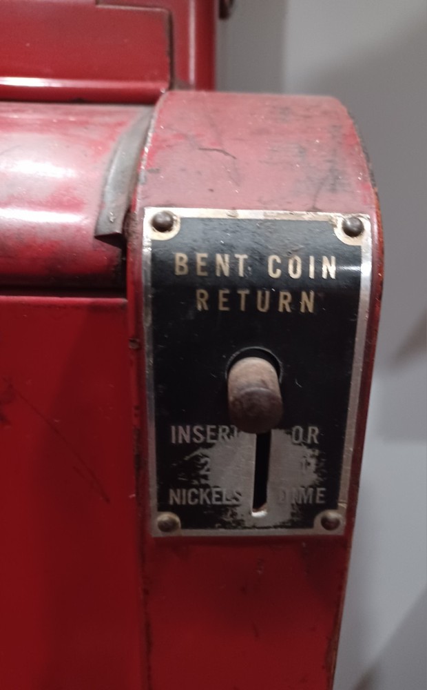 Original 1940's Tom's Vending Machine