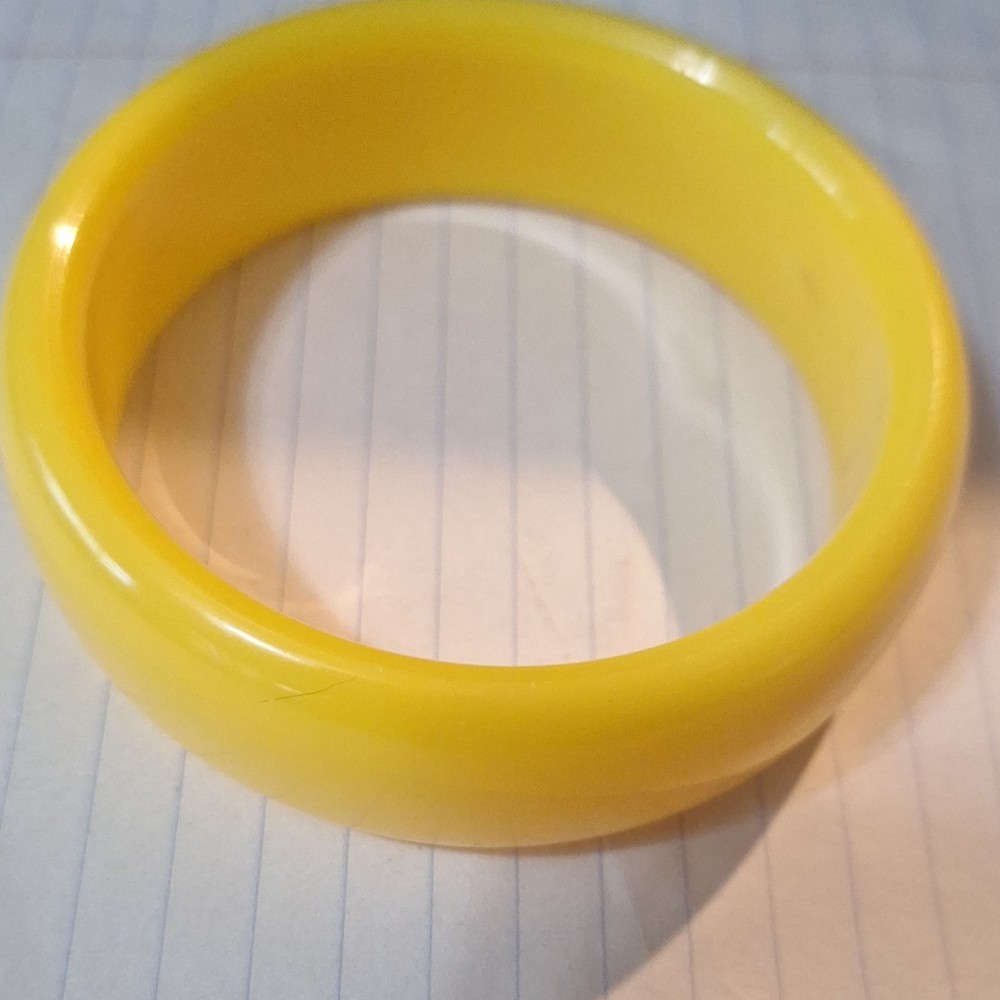 Vintage Yellow Bakelite Bangle Bracelet