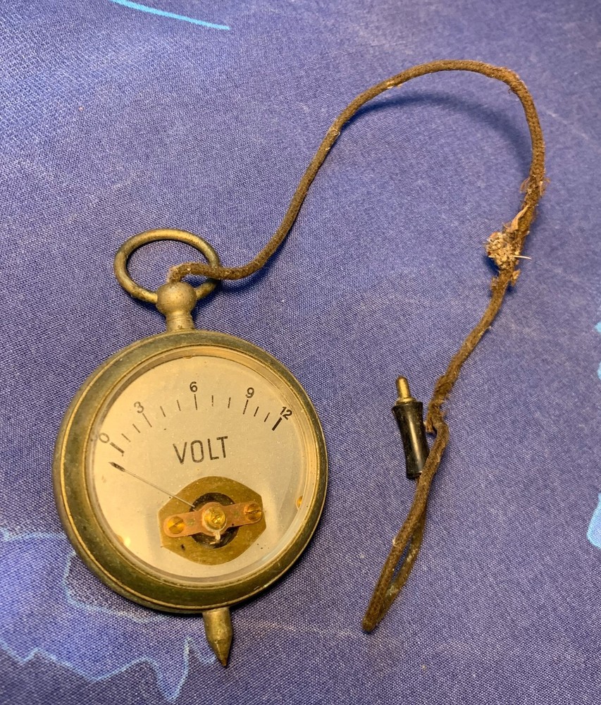 Vintage Brass Pocket Volt Meter 0-12 Volts Needs adjustment