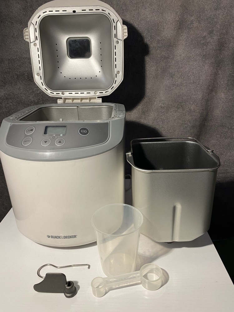 Black & Decker BK1015W 1.5lb Automatic Bread Maker Machine - NEW Open Box