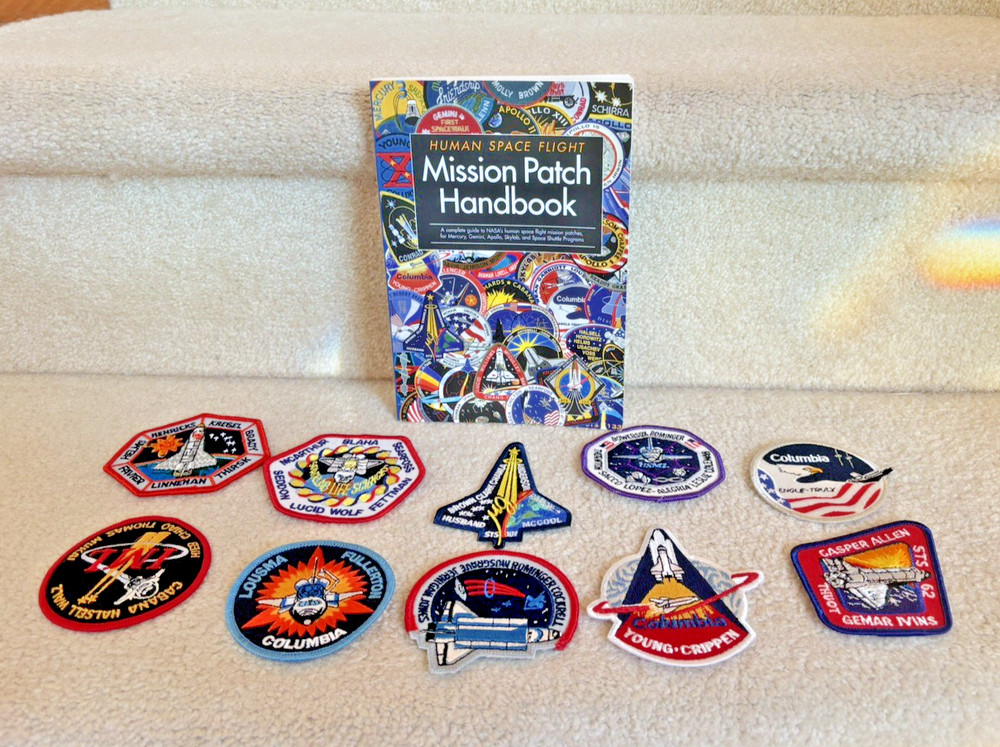 NASA Kennedy Space Center 10 Souvenir Space Emblems Challenger ShuttlePatch Book
