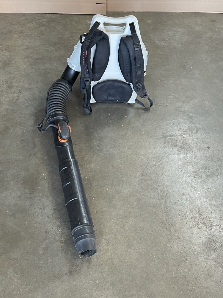 STIHL BR600 Backpack Leaf Blower -STARTS UP & RUNS- 65cc Unit READ NOTES🍃