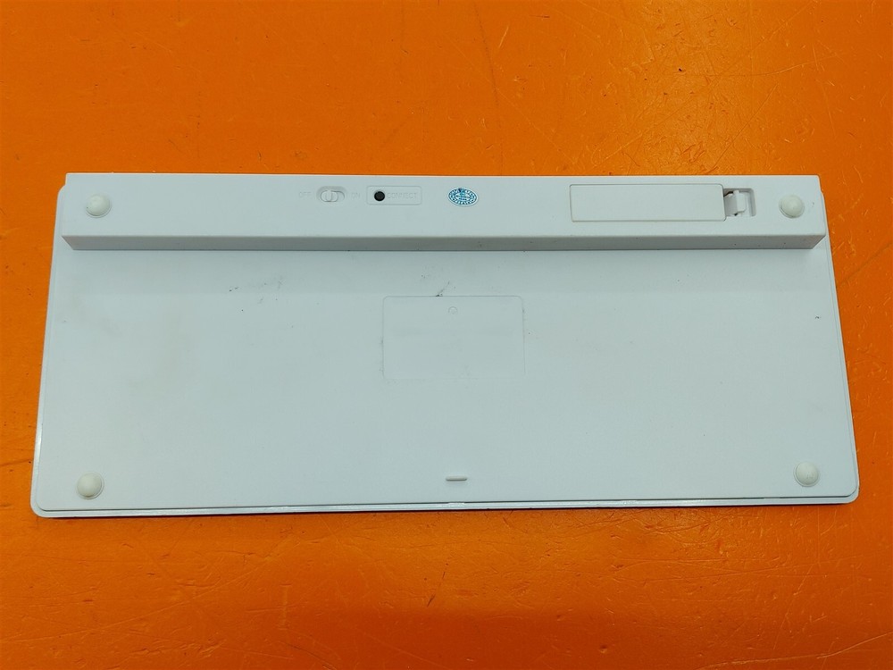 ⭐️⭐️⭐️⭐️⭐️ LB1 High Performance Wireless Bluetooth Slim Mini Keyboard - White