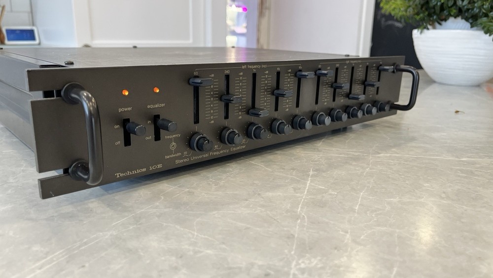TECHNICS 10E SH-9010 E FREQUENCY EQUALIZER perfect working 120v 17 3/4 WIDE