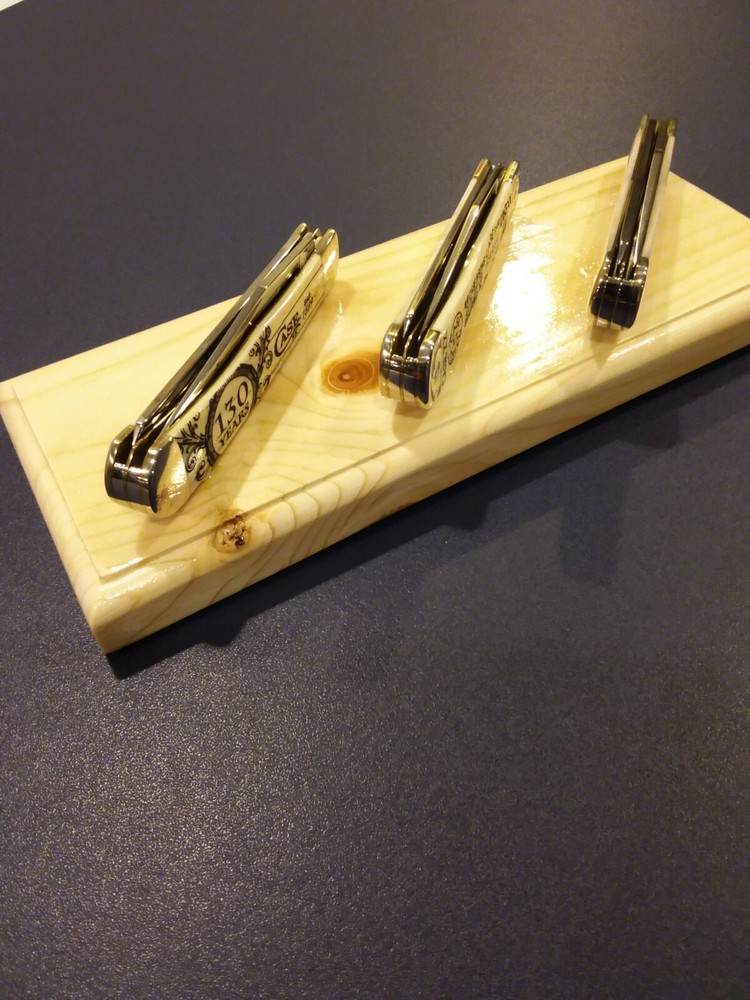 KNIFE DISPLAY STAND, SOLID NORTHERN WHITE PINE.